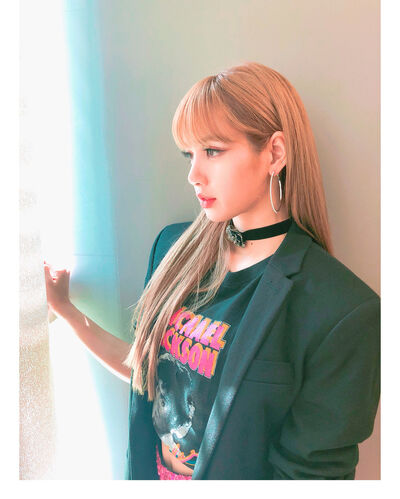  ,   Lalisa, 28 ,   ,   , c 