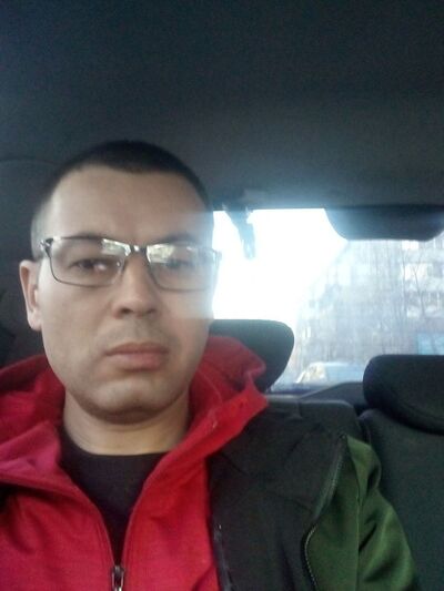  ,   Yury, 32 ,   ,   , c , 