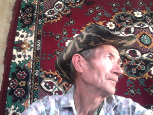  ,   Sergeji, 72 ,  