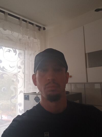 Essen,   , 40 ,     , c 