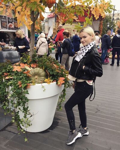  ,   Cristina, 27 ,   ,   , c 