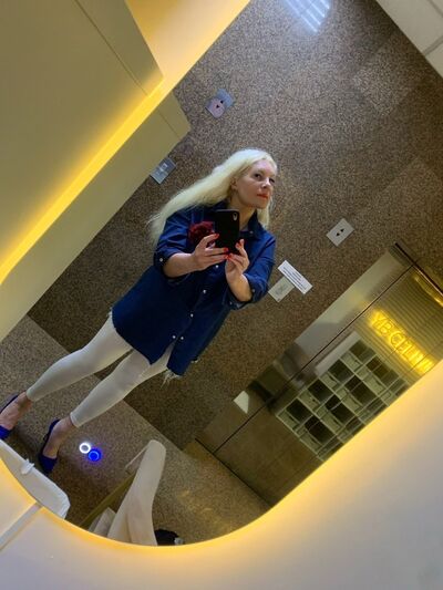  ,   Julia, 53 ,   ,   