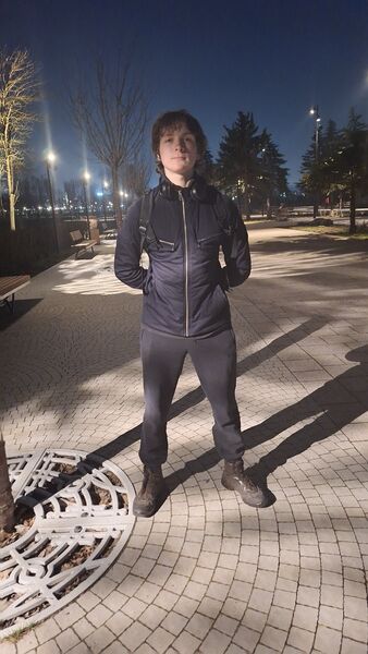  ,   Artyom, 19 ,   ,   