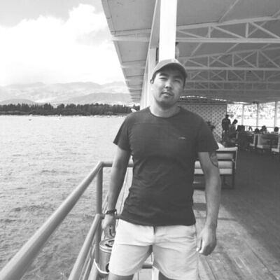  ,   Nurbek, 32 ,   ,   , c 