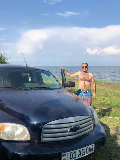  ,   Artur, 42 ,   ,   , c 
