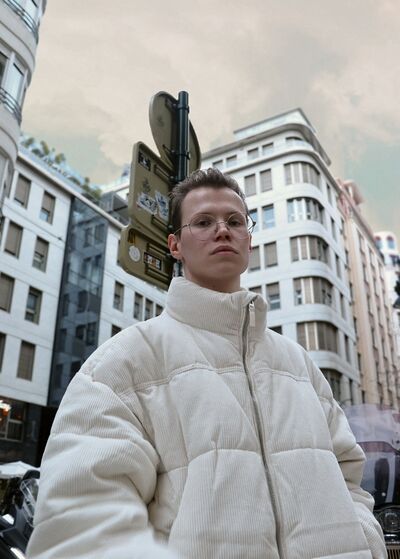  ,   Vadim, 25 ,   