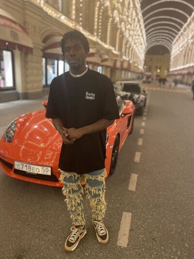  ,   Gims, 27 ,   ,   