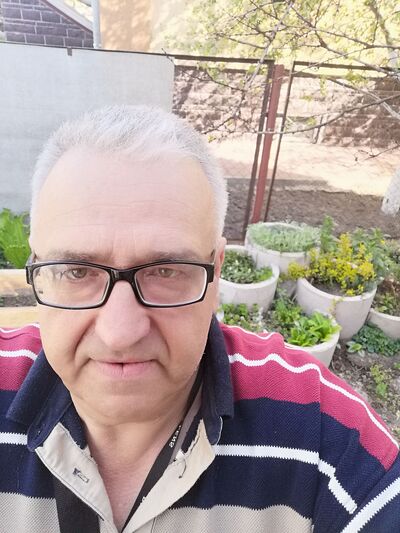  ,   Valentin, 57 ,     , c 