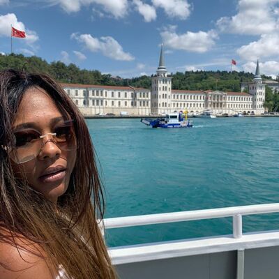  ,   Yaely, 45 ,     , c 