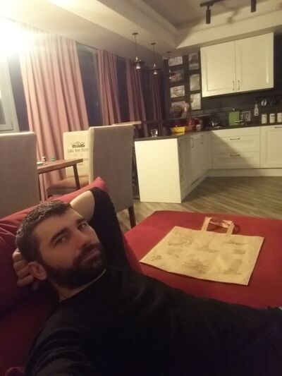  -,   Nik, 37 ,   ,   , c 