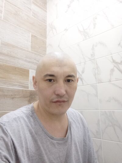  ,   Alex, 34 ,  