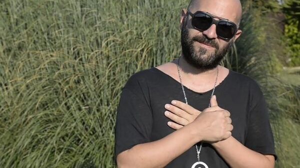  ,   Rocco, 49 ,   ,   , c 