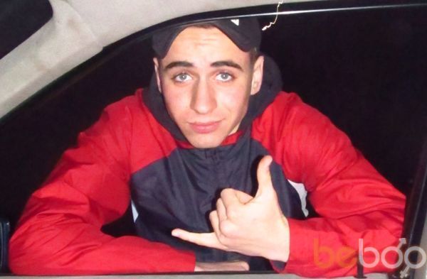  ,   Johny, 32 ,   