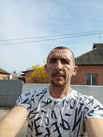  ,   Sasha, 42 ,   c 