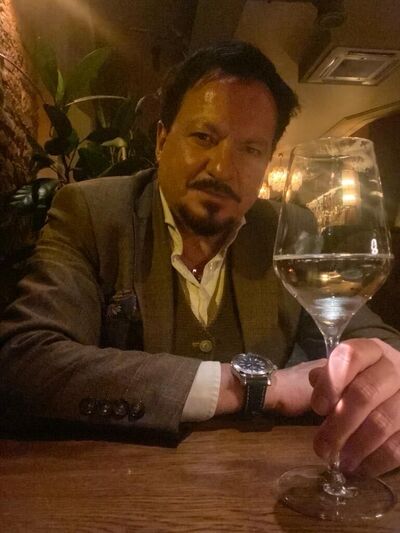  -,   Angelo, 37 ,   ,   , c 