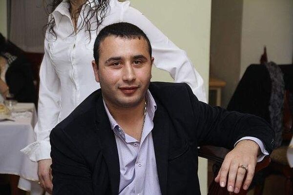  ,   Armen, 38 ,   ,   , c 