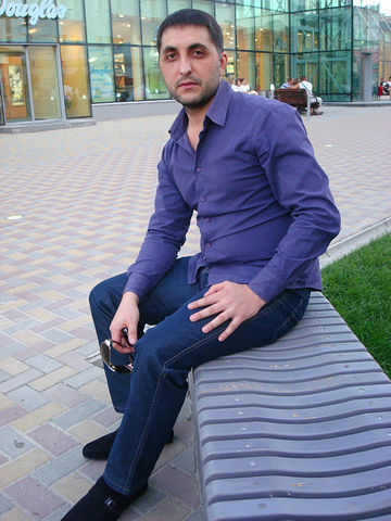  --,   LEONE, 44 ,   
