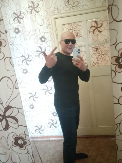  ,   Anatoly, 32 ,   , 