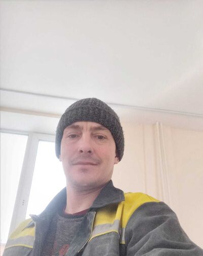  ,   Viktor, 39 ,   c 