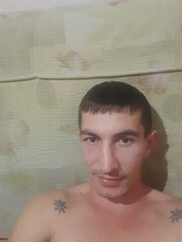  ,   Radu, 33 ,   ,   
