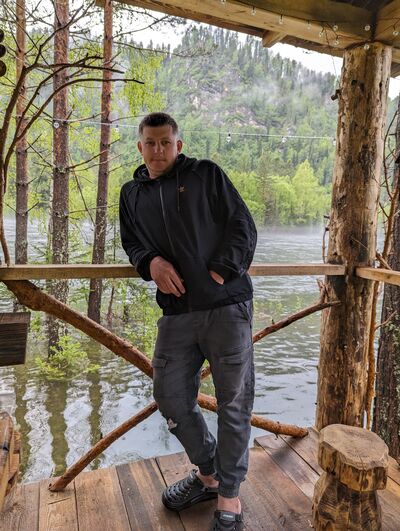  ,   Viktor, 37 ,   ,   , 