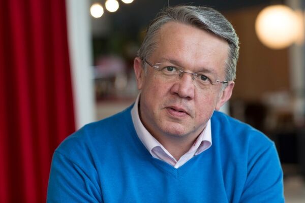  ,   Fabian, 61 ,   ,   