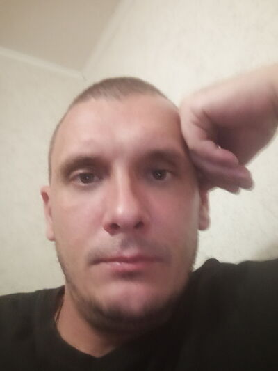  ,   Viktor, 35 ,   ,   