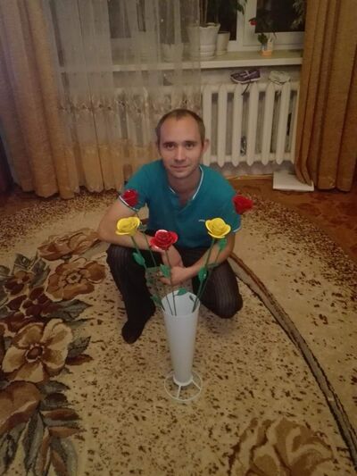 ,   Cergei, 37 ,   