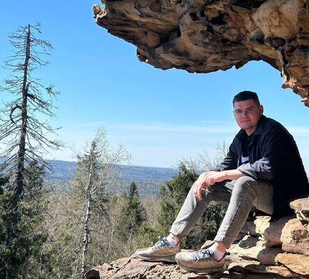  ,   Stepan, 22 ,   ,   