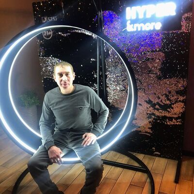  ,   Ivan, 42 ,  