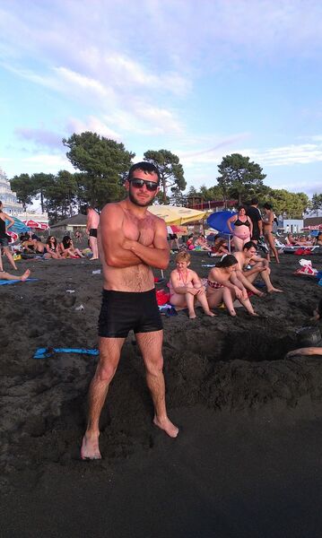  ,   Artur, 28 ,   