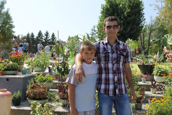  ,   Kasper, 34 ,   