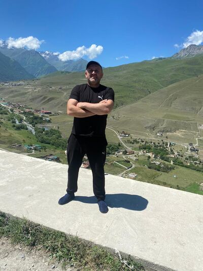  ,   Ruslan, 37 ,   ,   , c , 