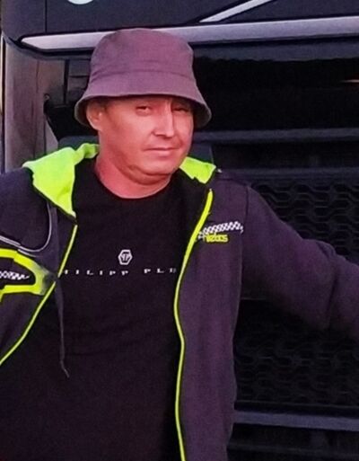  ,   Rinat, 51 ,   c 