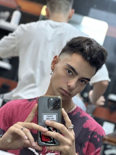  Renton,   Moyal, 21 ,   ,   