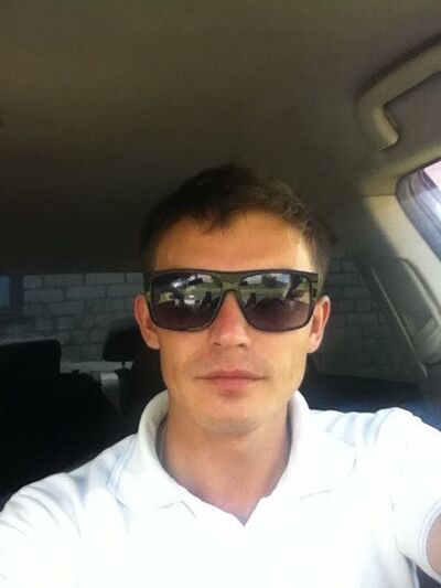  ,   Nik, 39 ,   