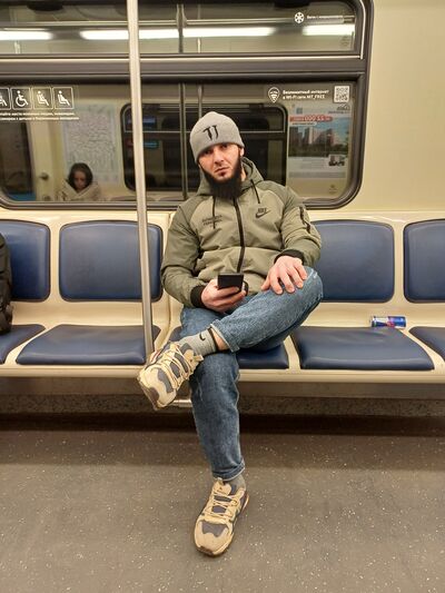  ,   Amir, 29 ,   ,   