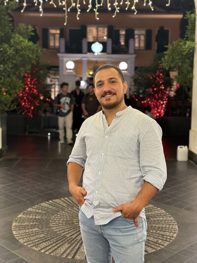  ,   Ali, 32 ,   ,   