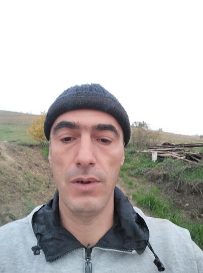  ,   Artur, 42 ,   ,   