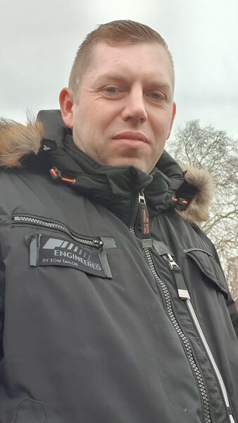  ,   Andrej, 42 ,   ,   , c 