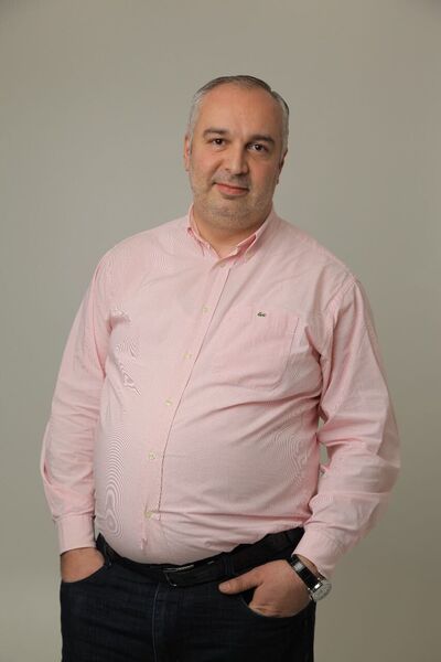 ,   Armen, 44 ,   ,   