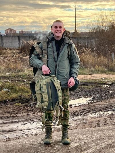  ,   Simon, 21 ,   ,   