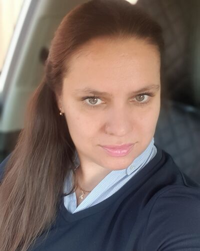  ,   Veronika, 38 ,   ,   