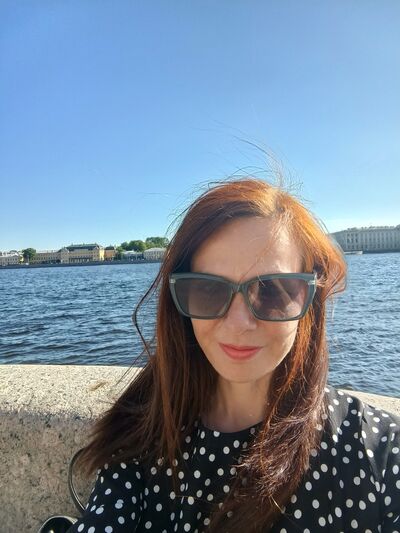  -,   Julia, 40 ,   ,   