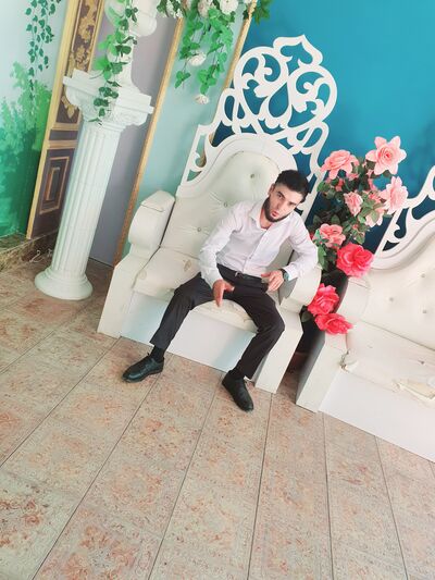  ,   Amir, 31 ,   ,   