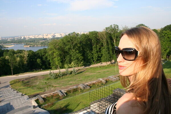  ,   Alla, 48 ,   ,   