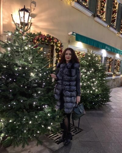  ,   Esmeralda, 37 ,  