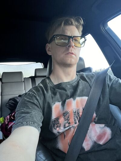  ,   Nik, 39 ,   