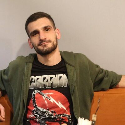  ,   Hayk, 32 ,   