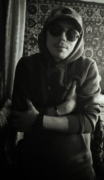  ,   Viktor, 28 ,   ,   